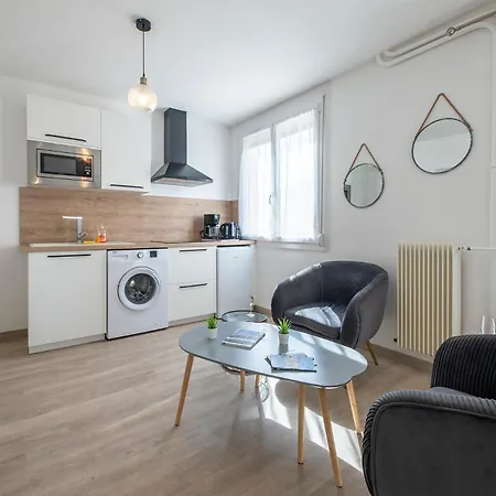 Dolmen Adrien 5 Apartment