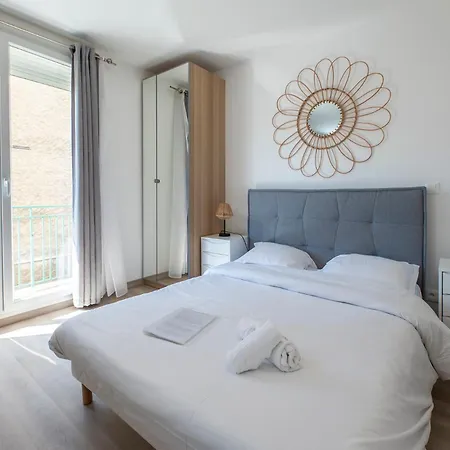 Dolmen Adrien 5 * Tours