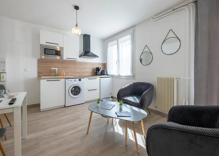 Dolmen Adrien 5 Апартаменты